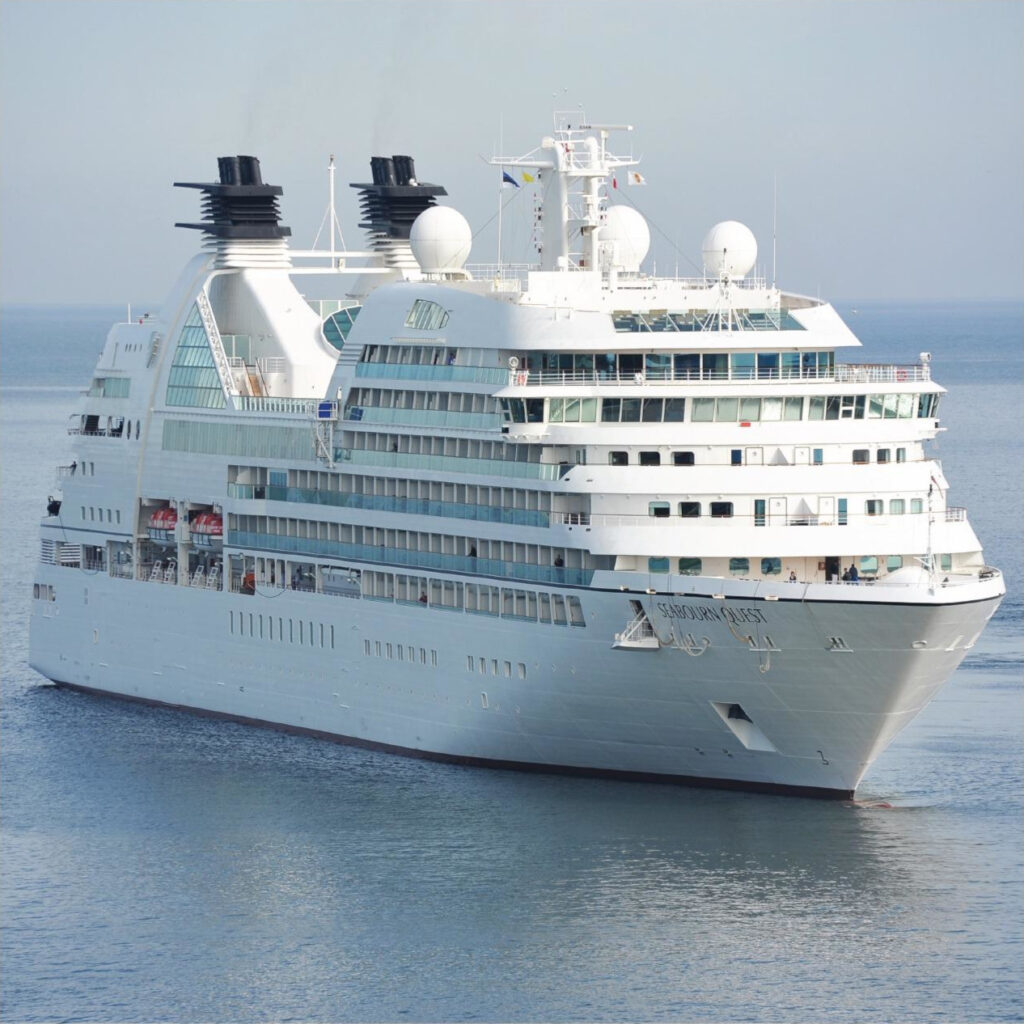 Sea cruises square